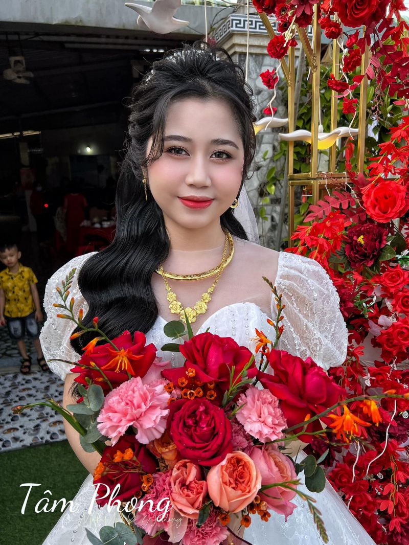 Tâm Phong Makeup & Wedding không chỉ giúp bạn thật lộng lẫy trong ngày cưới của mình