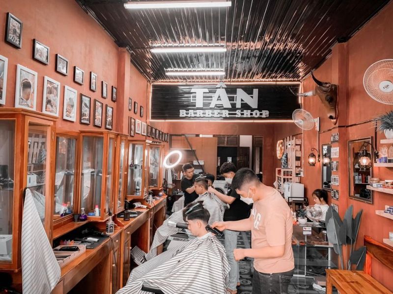 Tân Barbershop.