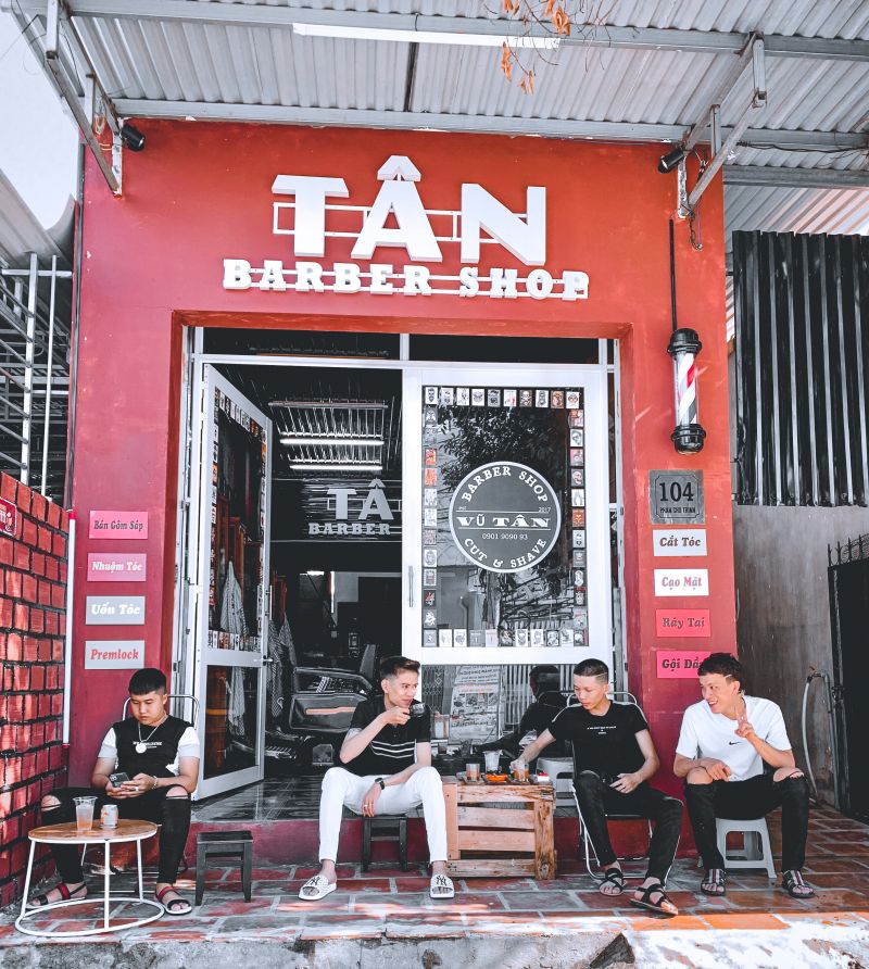 Tân Barbershop.