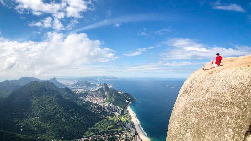 Tảng đá Pedra da Gavea (Brazil)