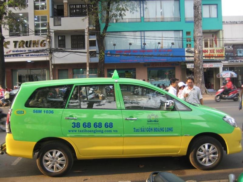 Công ty taxi Hoàng Long.