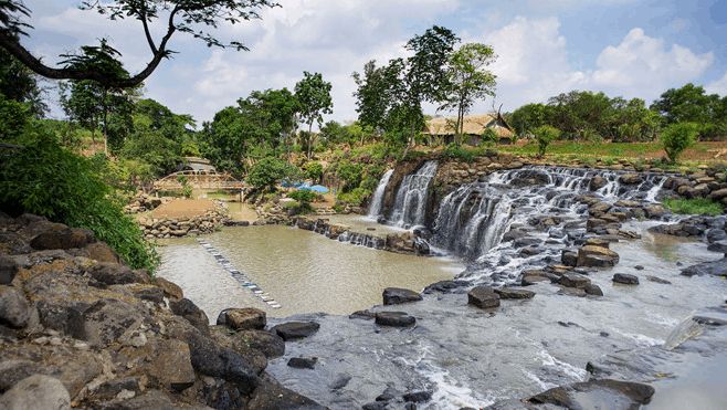 Thác Đá Hàn sở hữu vẻ thanh bình của làng quê và nét hiền hòa của thiên nhiên miền nhiệt đới.