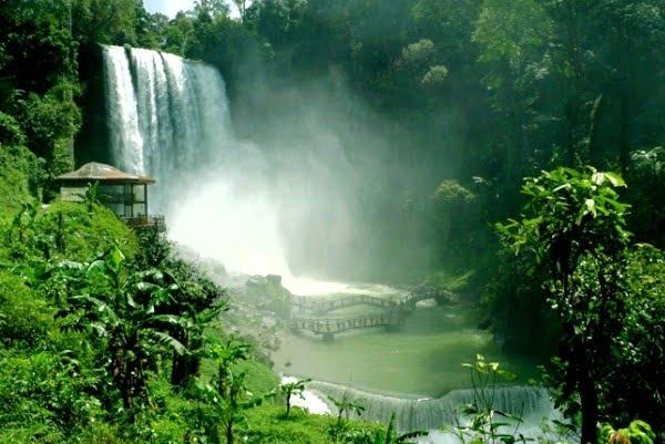 Dam B'ri . Waterfall