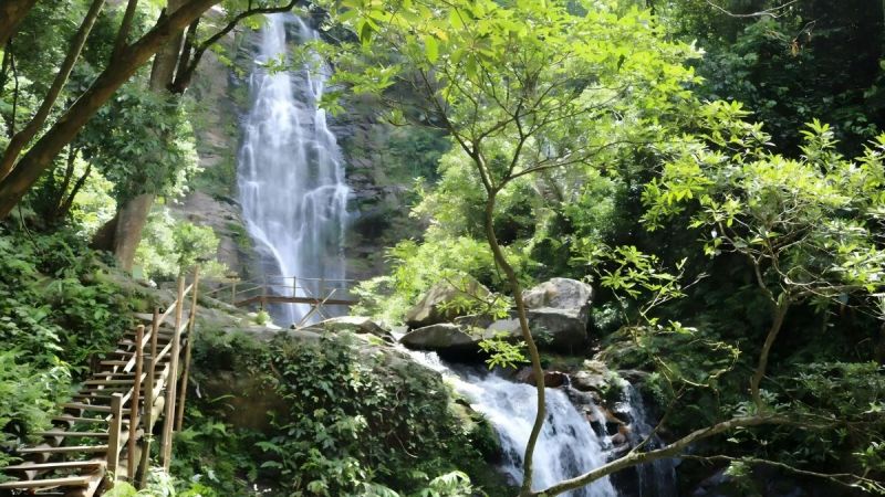 Thác Khe Kèm – Viên ngọc giữa rừng xanh