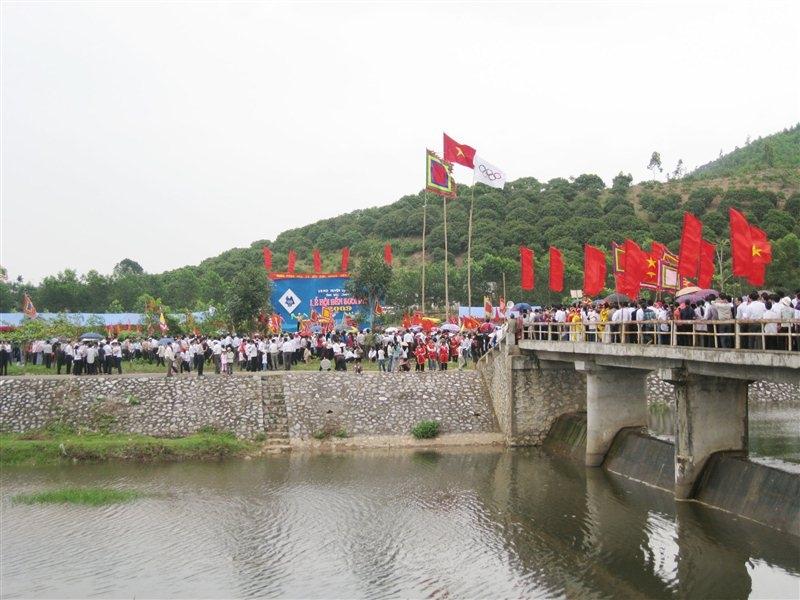 Hội làng Xương Giang