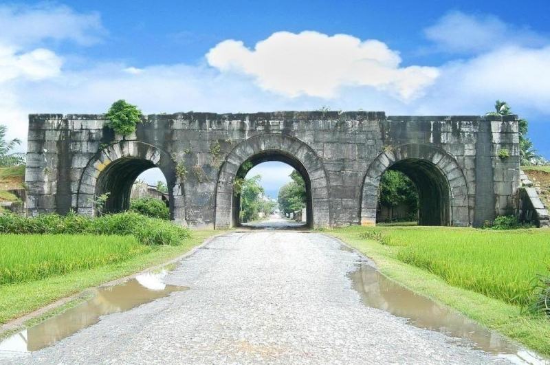 Thành nhà Hồ thuộc Vĩnh Lộc, Thanh Hóa.