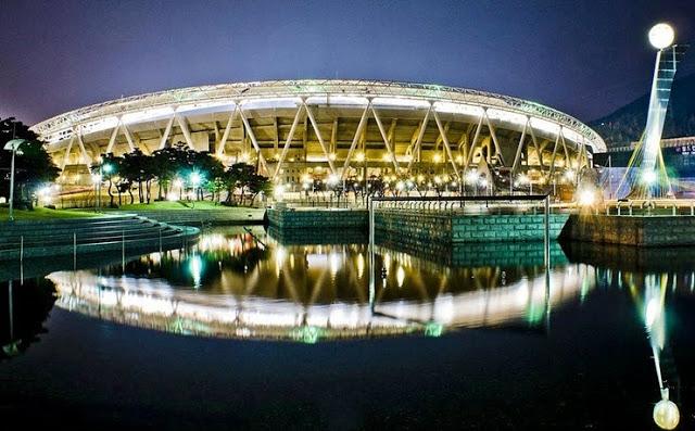 Vẻ đẹp hút hồn của sân vận động Deagu trong ánh đèn