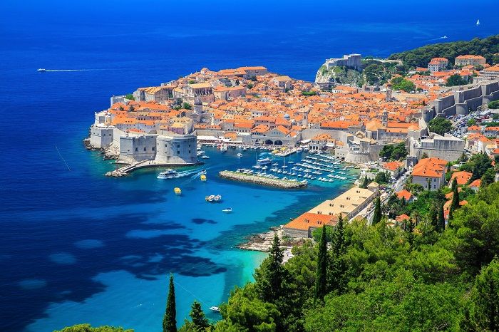 Dubrovnik là thành phố ven biển Adriatic thuộc Croatia