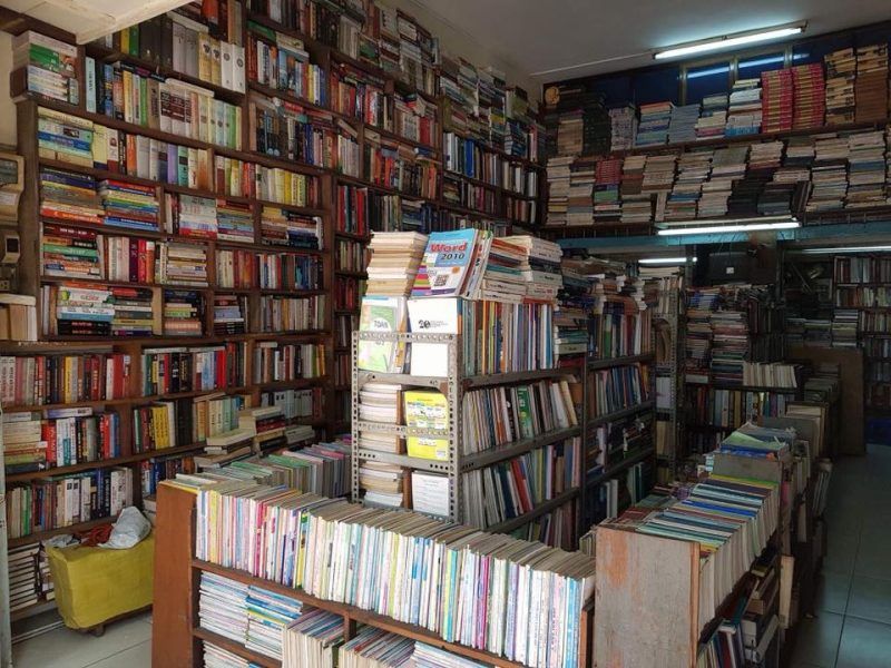 Top 8 kinh nghiệm để mở cửa hàng bán sách cũ kinh doanh tốt nhất - Toplist.vn