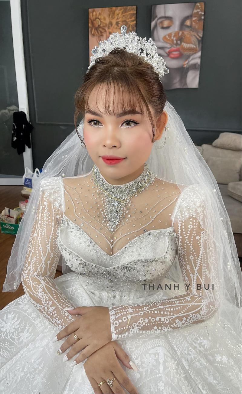 Thanh Ý makeup