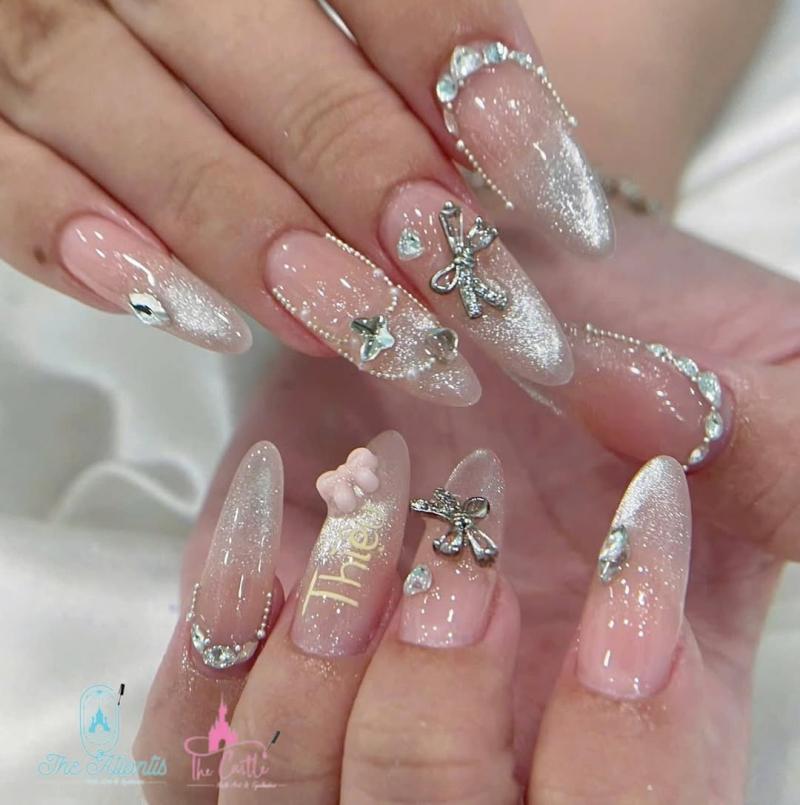 The Castle Nails-Eyelashes