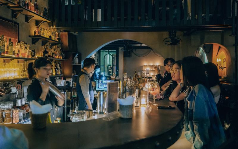 The Iron Bank - Cocktail Vault trải lòng những câu chuyện cuộc sống cùng bạn