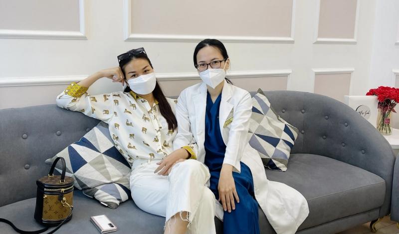 Bác sĩ Tô Lan Phương và siêu mẫu Thanh Hằng.