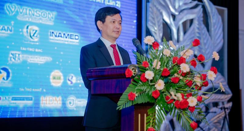 PGS.TS.BS Văn Thế Trung - chuyên gia da liễu hàng đầu TPHCM