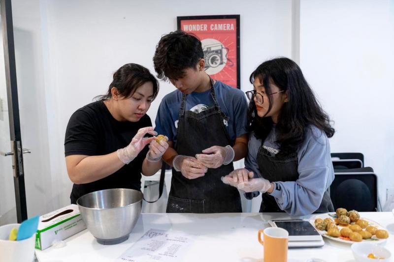 The Open Space Coffee & Cakes - Baking Class
