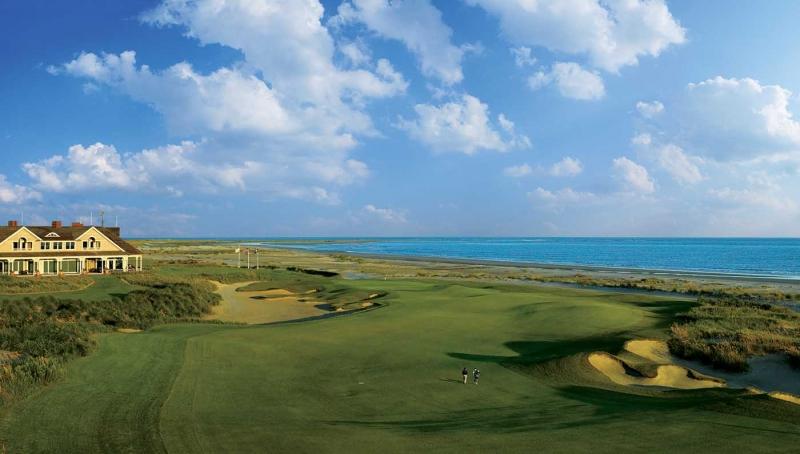 Khung cảnh tuyệt vời với khu vực sân golf rộng mênh mông của The Sanctuary Golf Resort