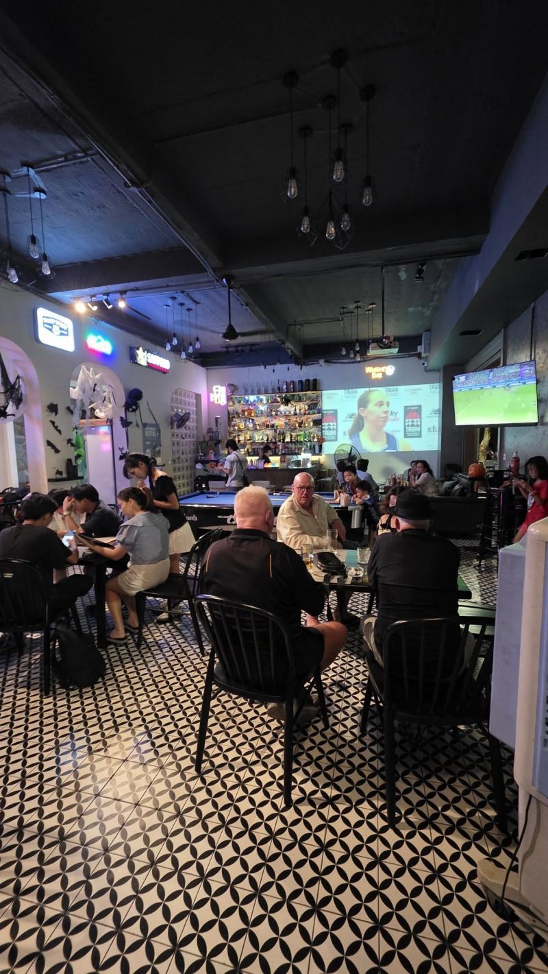 The Social – Sports Bar, Live Music, Western Food & Expat Bar nổi bật tại Quy Nhơn