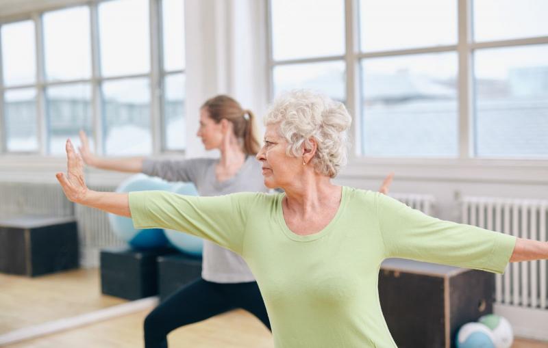 Yoga cho người lớn tuổi