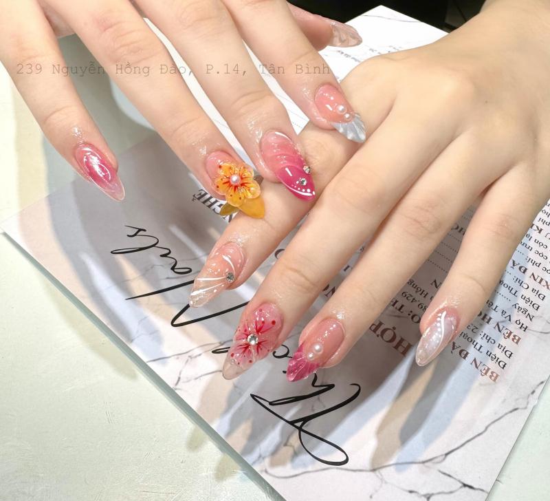 Quy trình chăm sóc móng tại Thích Nails luôn được thực hiện một cách an toàn, tất cả các vật dụng như kềm, dũa,… đều được vô trùng