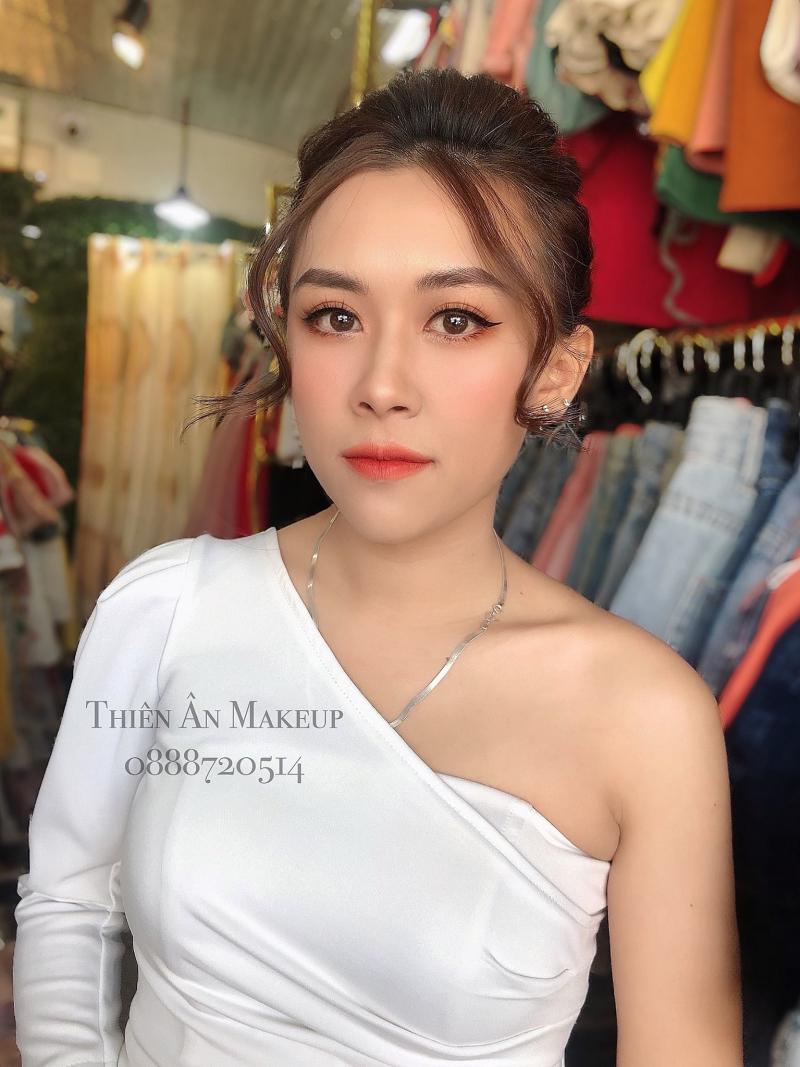 Thiên Ân Makeup