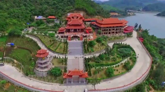 Thiền viện Truk Lâm Hàm Rồng - Ngôi chùa đẹp ở Thần Hóa