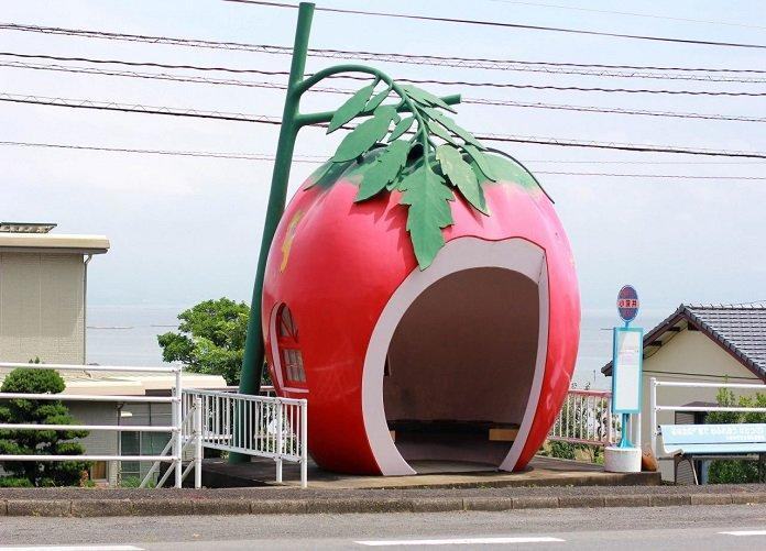 Trạm chờ xe bus hình trái cây tại Nhật