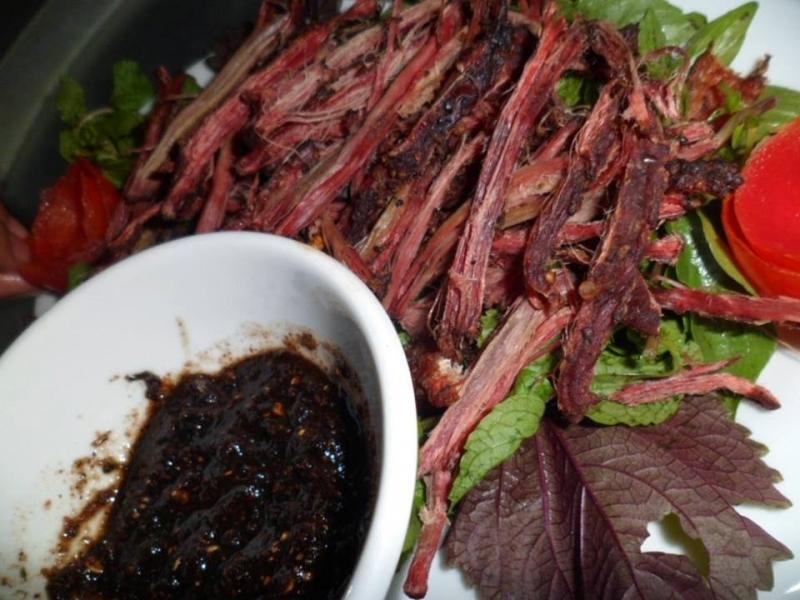 Món thịt bò gác bếp ở Cao Bằng có hương vị rất độc đáo và vô cùng thơm ngon
