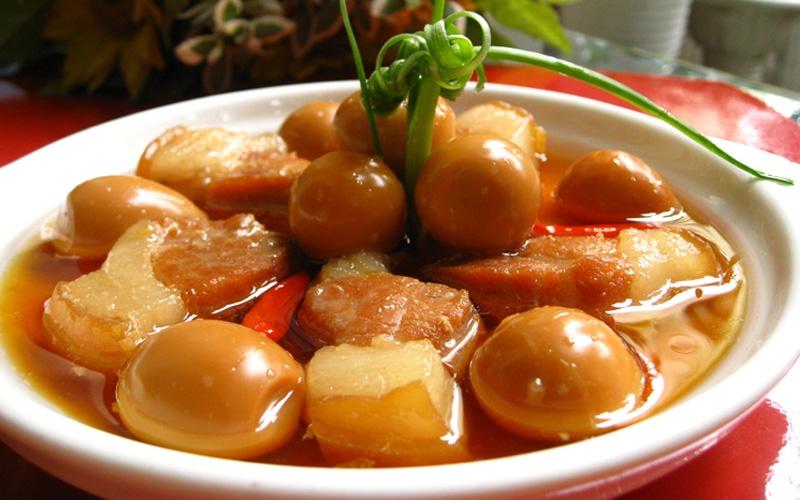 Món thịt kho tàu hấp dẫn