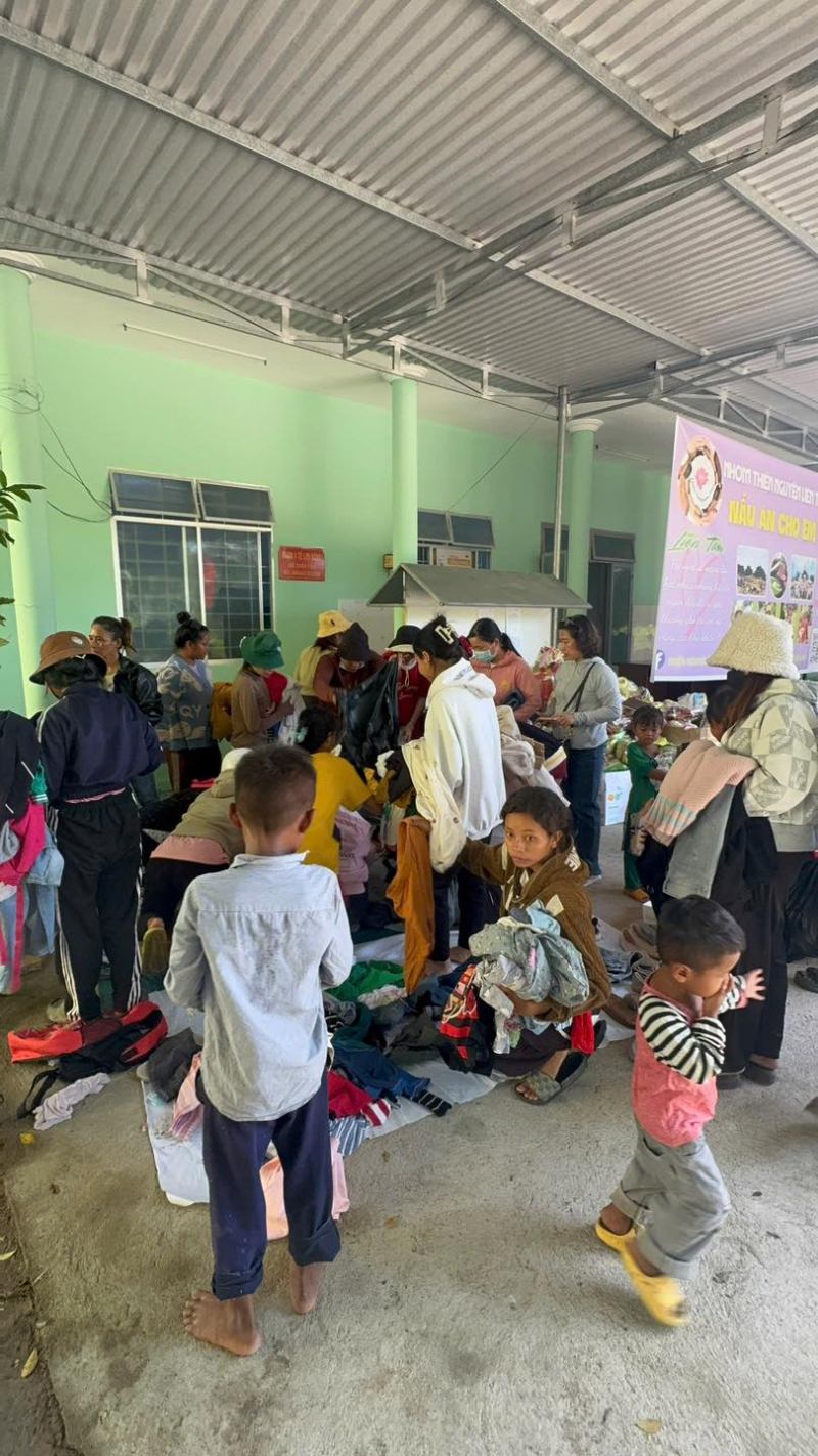 Thu Gom Quần Áo Cũ