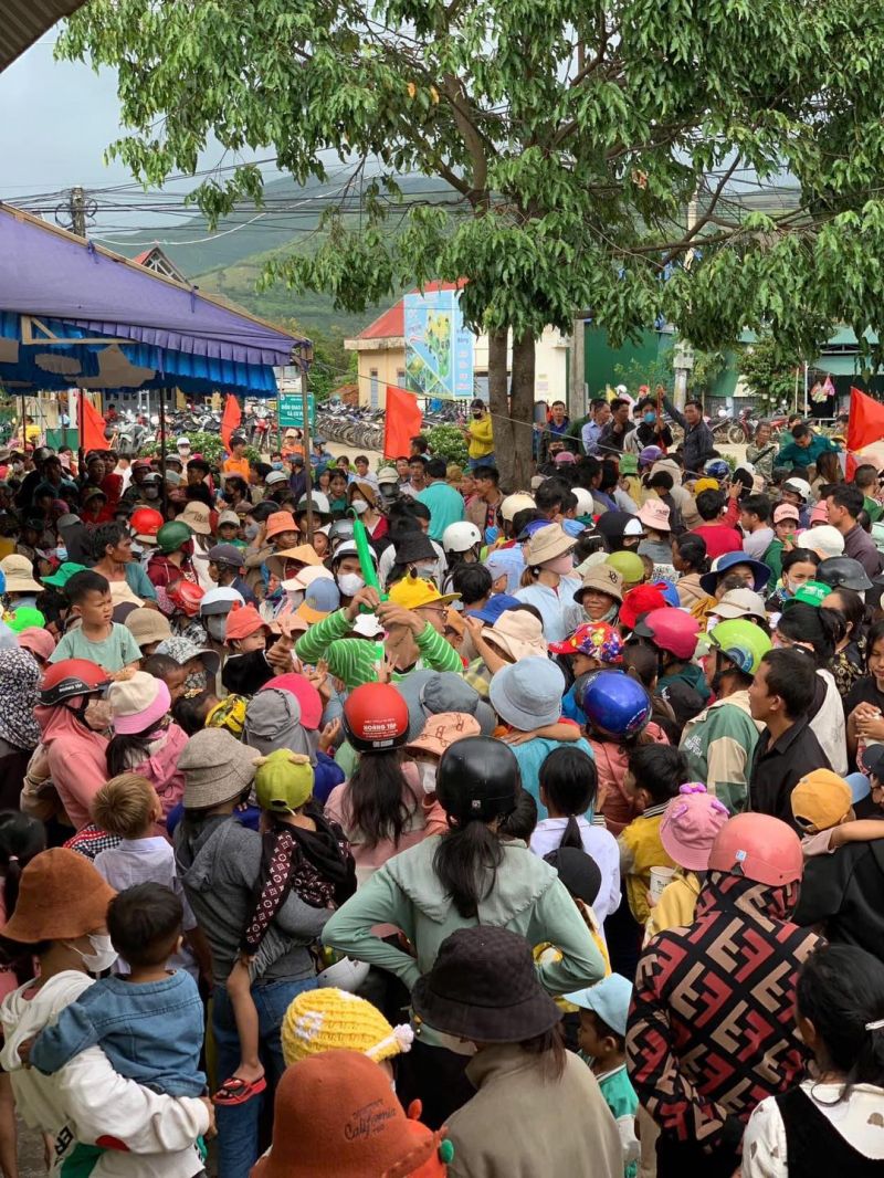 Thu Gom Quần Áo Cũ