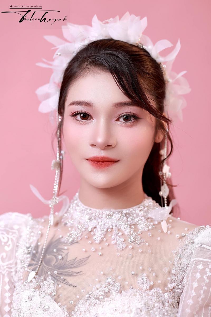 Thu Lien Huynh Make Up (Studio Tuấn Liên)