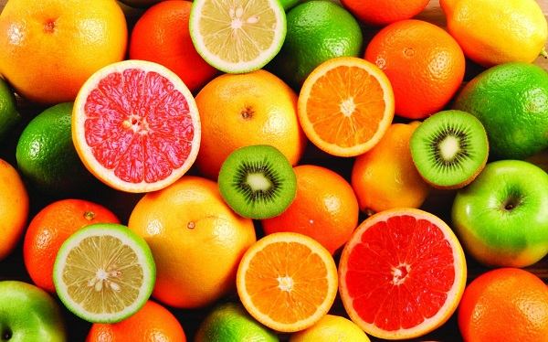 Cam, chanh, bưởi… là loại trái cây rất nhiều vitamin C, giúp chống stress và tăng cường sức đề kháng cho người men gan cao.