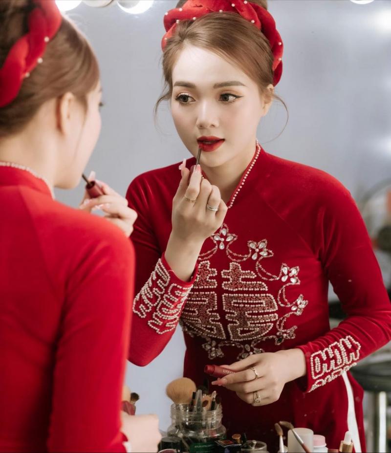 Thương Thương makeup