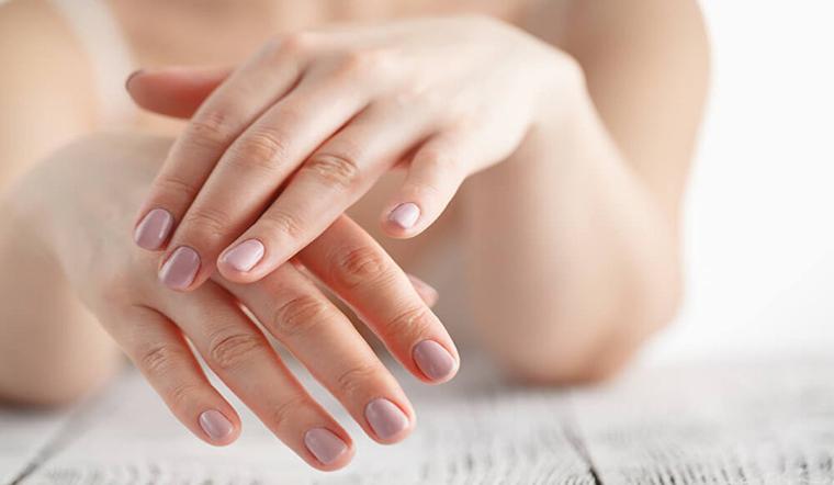 Dưỡng da tay từ những nguyên liệu thiên nhiên giúp da tay mịn màng, trắng sáng