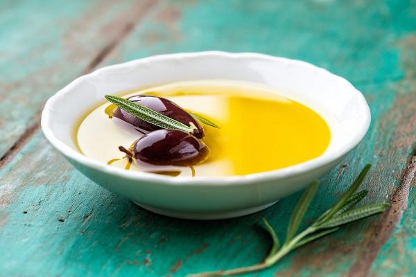 Cách phòng ngừa đột quỵ đó là sử dụng dầu olive khi nấu các món ăn như: áp chảo, rán, nướng… sẽ giúp làm giảm nguy cơ nhồi máu cơ tim.