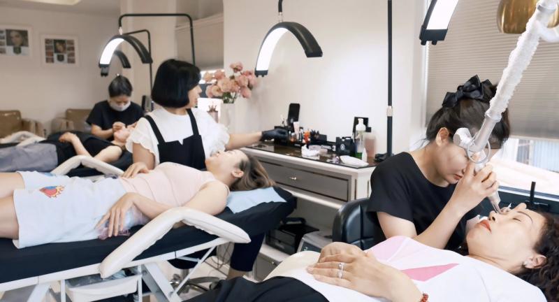 Thúy Chu Beauty & Academy