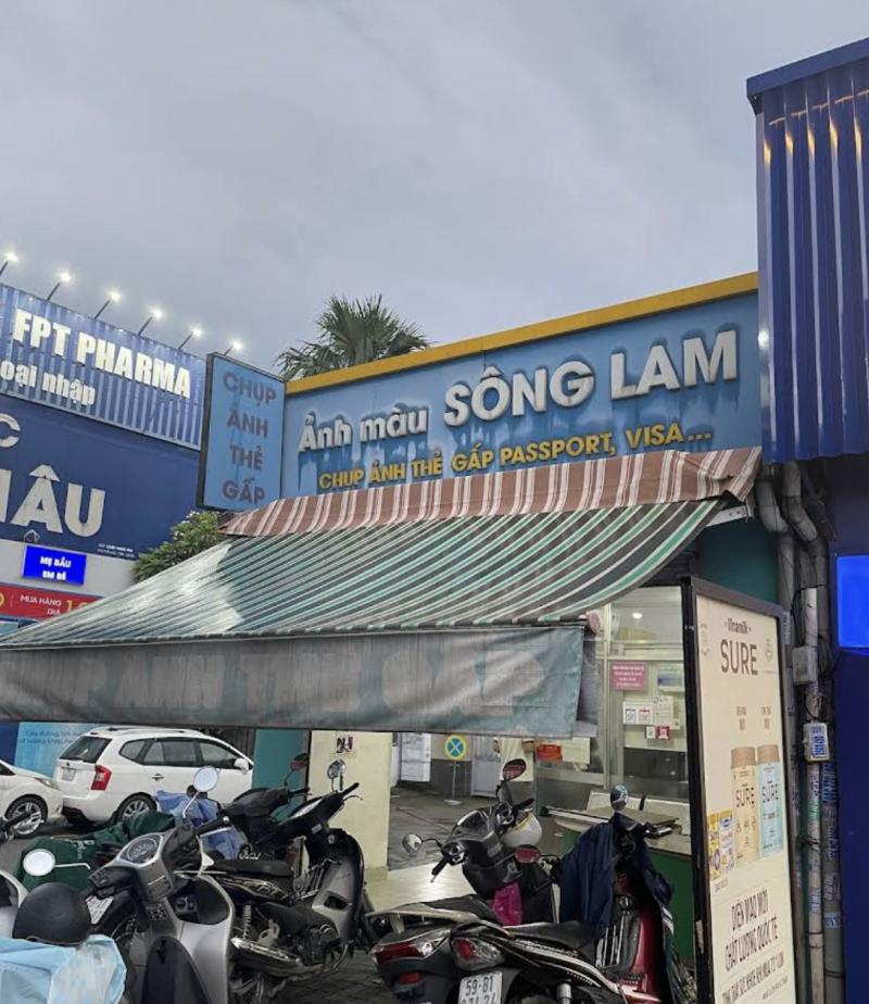 Tiệm Ảnh Màu Sông Lam