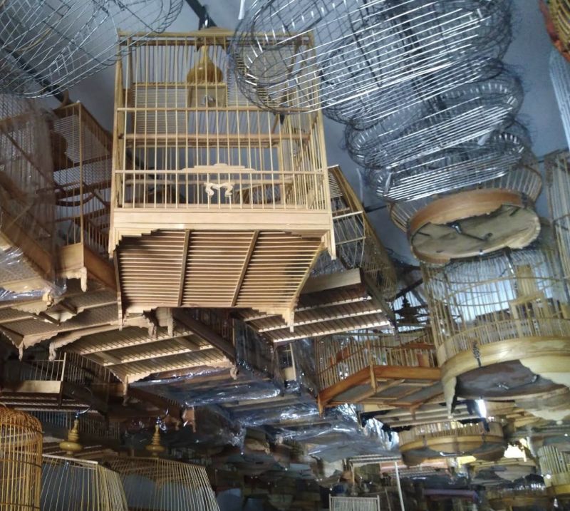 Tiệm bán lồng chim Huy Uyên