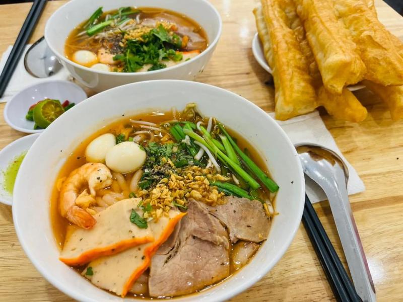 Tiệm Bánh Canh - Anh Ba Chỉ