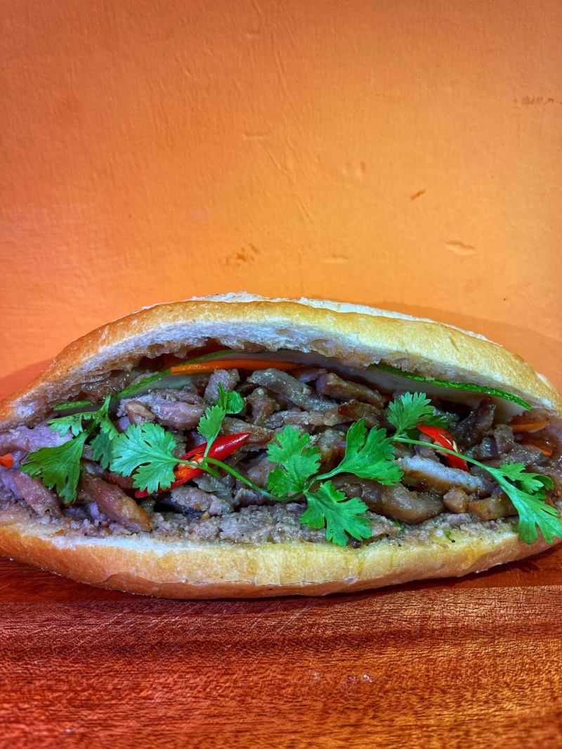 Tiệm bánh mì BaMi