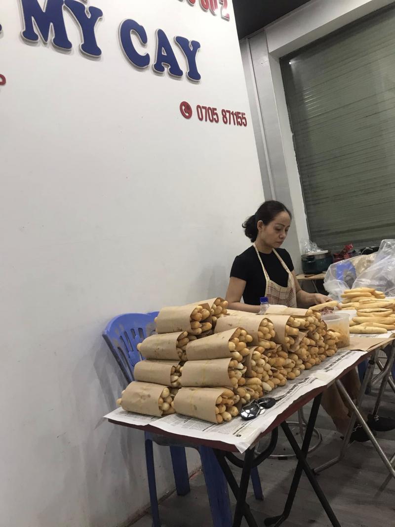 Tiệm Bánh Mì Cay Ông Cuông
