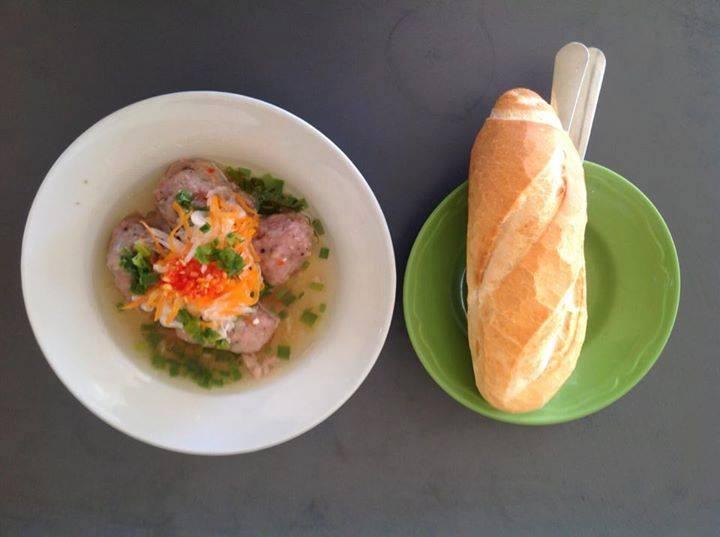 Tiệm Bánh Mì Xíu