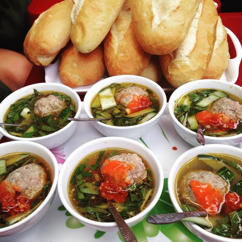 Tiệm Bánh Mì Xíu