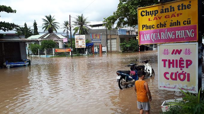 Tiệm Chụp Ảnh Thân