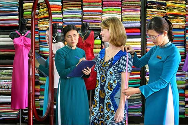 Tiệm may B’lan Silk tại 23 Trần Phú