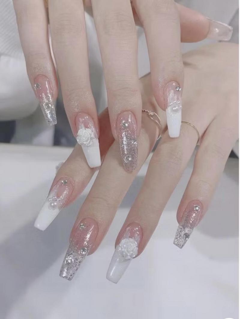 Tiệm Nail HaLu