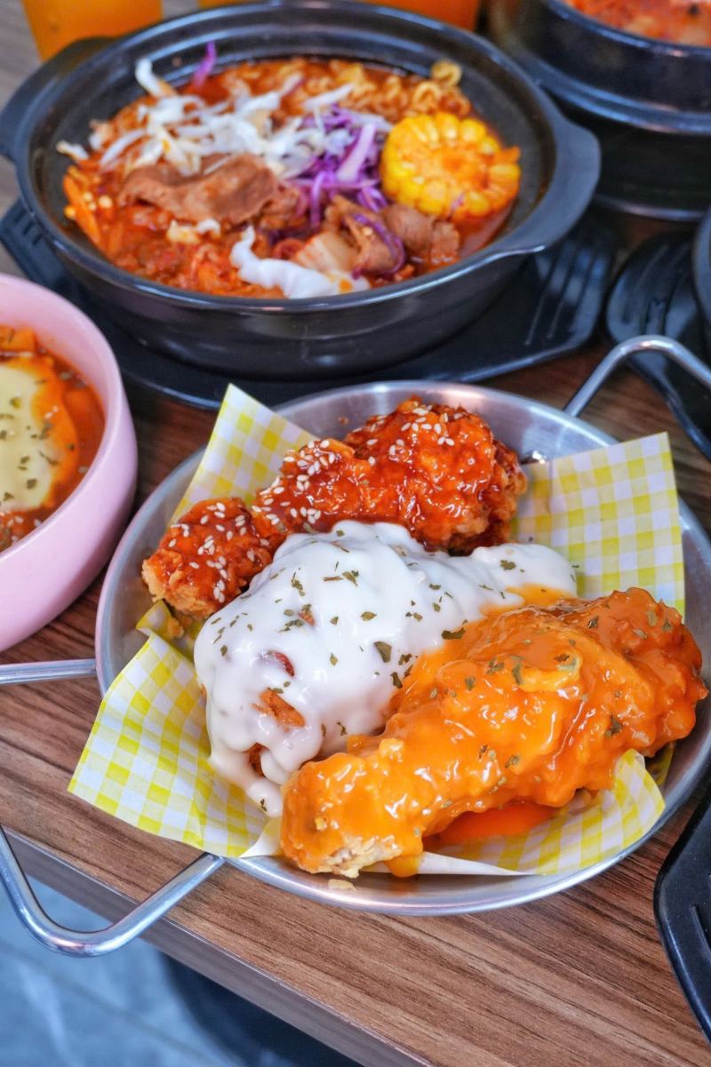 Tiệm Nhà Sam
