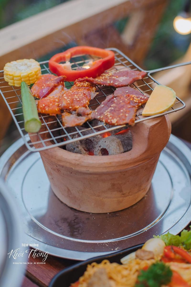 Tiệm nướng Khói Thông