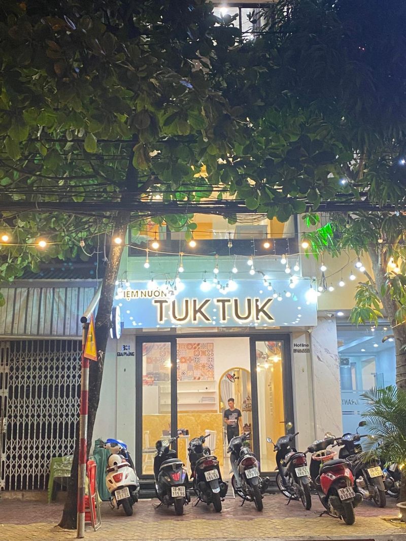 Tiệm Nướng Tuk Tuk