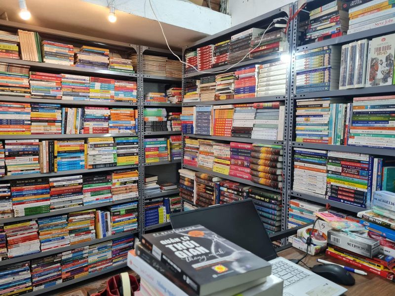 Tiệm Sách Tuấn Khôi